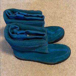 Teal Lands End snow boots. 8.5. Excellent cond.